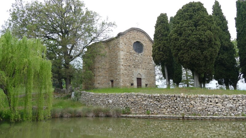 Chiesa di Santo Stefano e laghetto