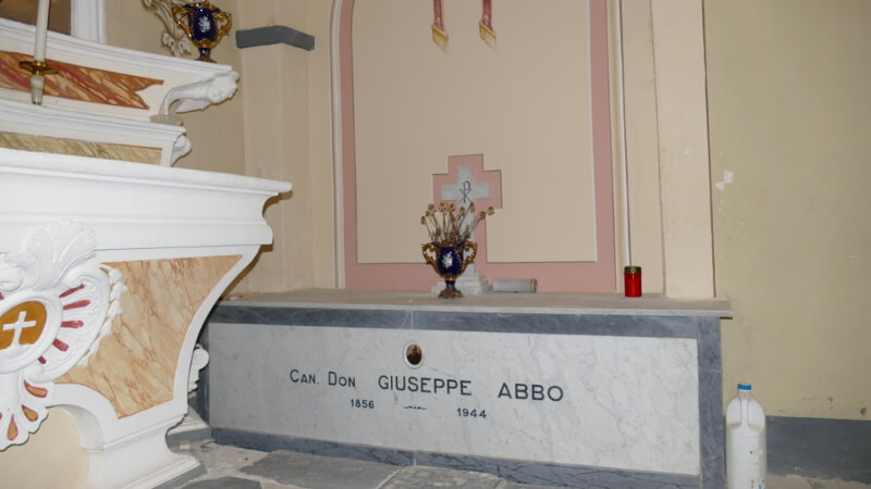 Oratorio di San Giuseppe, tomba di don Abbo